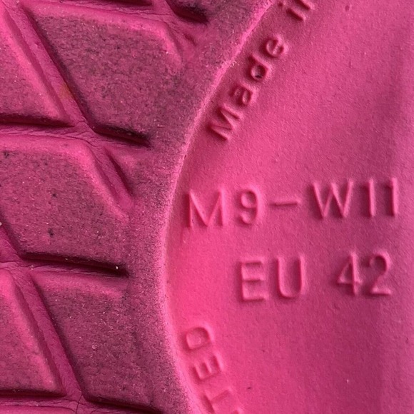 Oofos Ooriginal Flop Flops Womens Size 11 Hot Pink Comfort Recovery Sandals - Picture 9 of 9